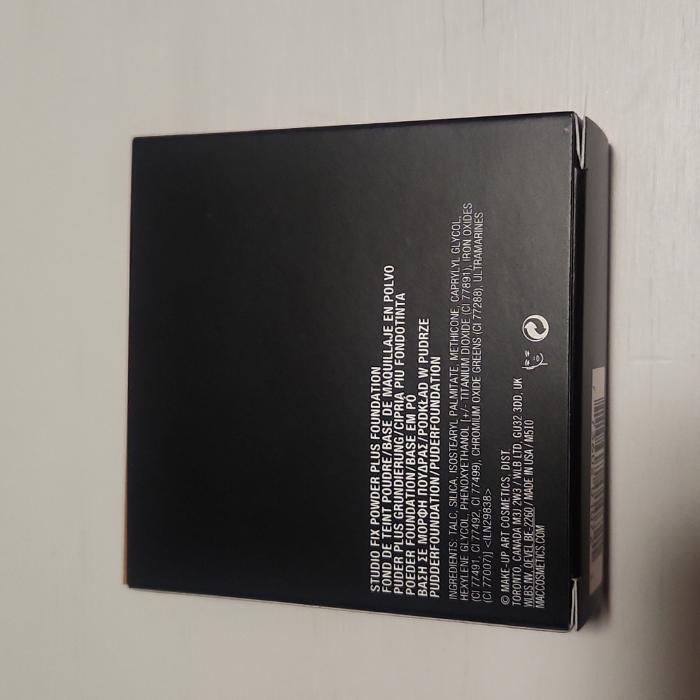 MAC NW40 Studio Fix Powder Plus Foundation - Picture 9 of 11
